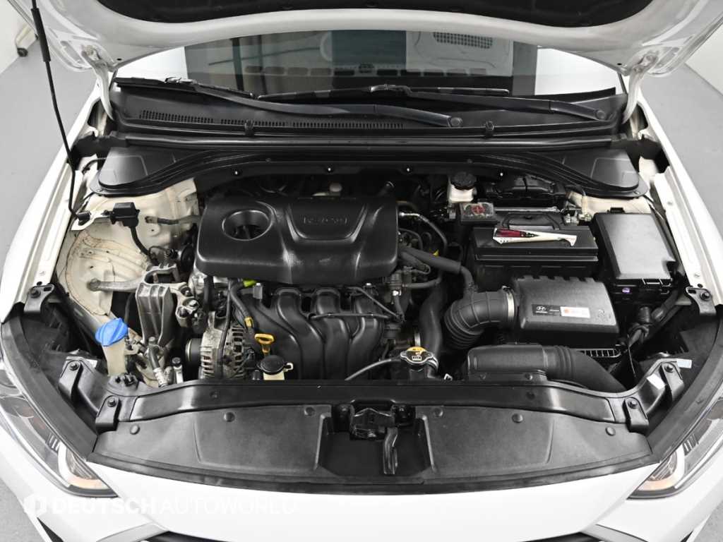 HYUNDAI Avante - Vista 6