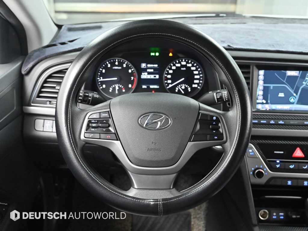 HYUNDAI Avante 2018 Blanco - Importación desde Corea - HF Imports Iquique - Foto 13