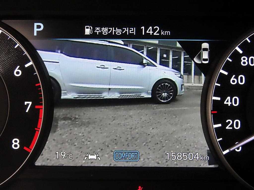 Genesis G90 - Vista 10