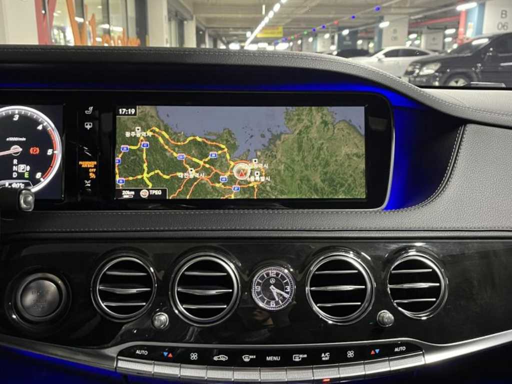 Mercedes Benz S Class - Vista 9