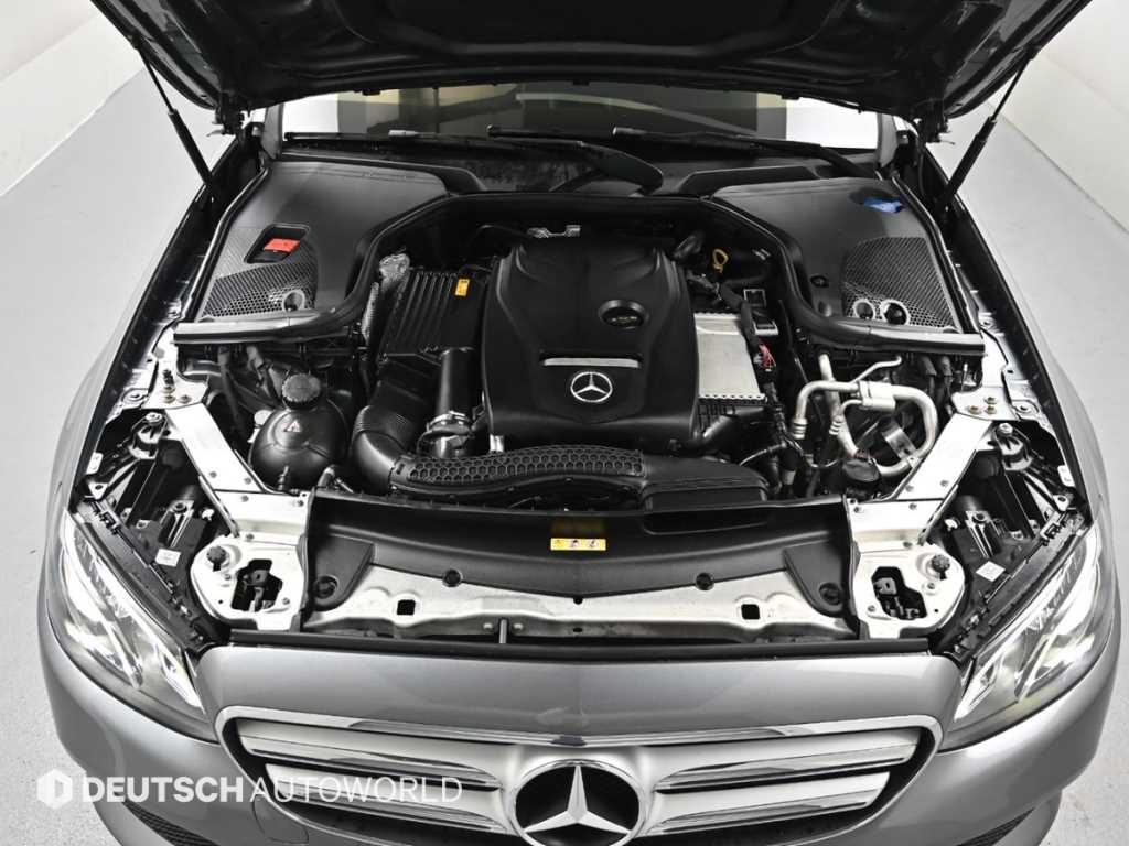 Mercedes Benz E class - Vista 6