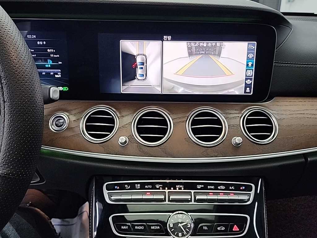 Mercedes Benz E class - Vista 10