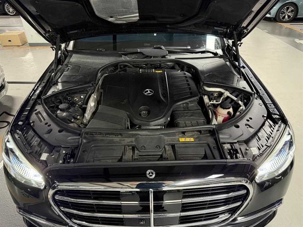 Mercedes Benz S Class - Vista 5