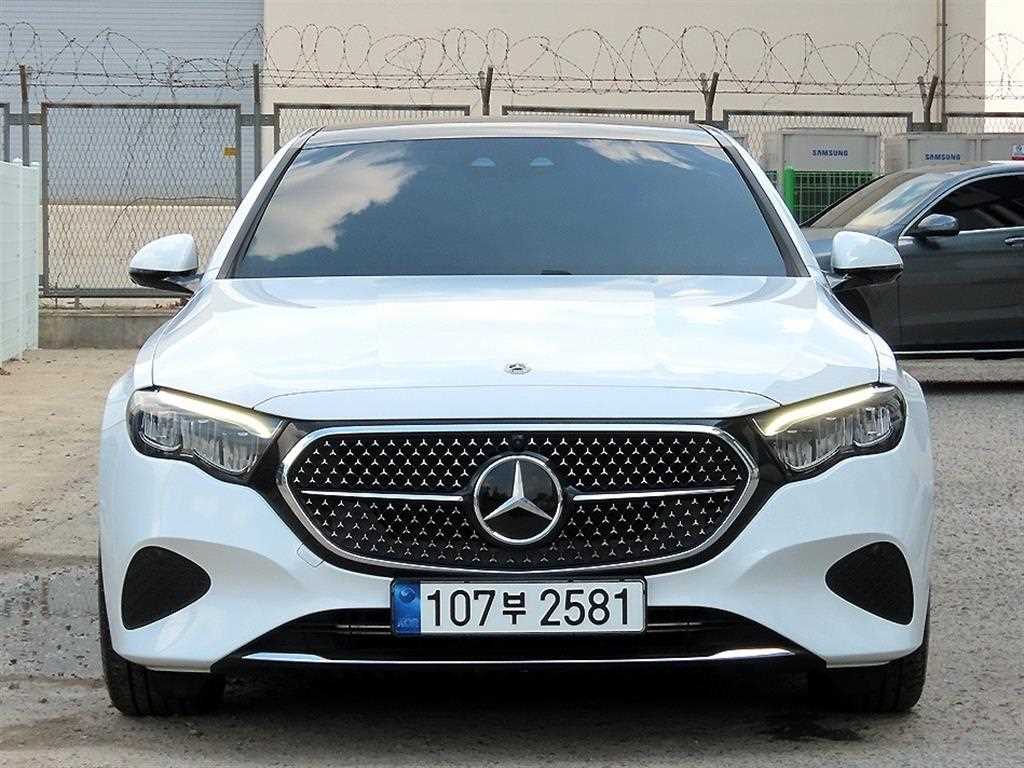 Mercedes Benz E class - Vista 2