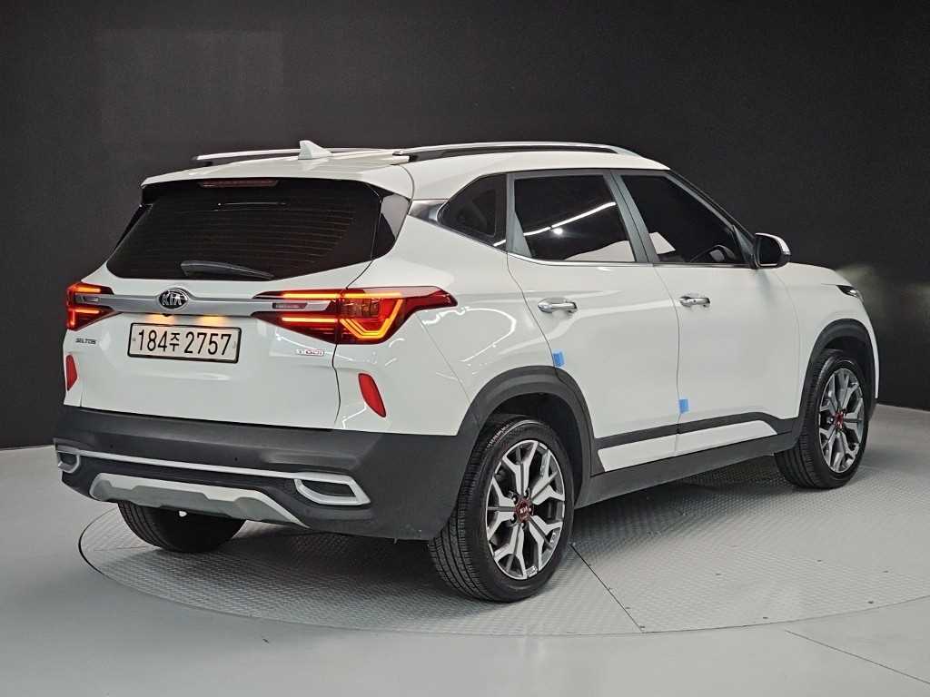 KIA Seltos - Vista 4