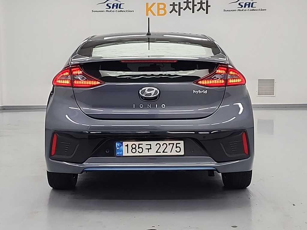 HYUNDAI Ioniq - Vista 3