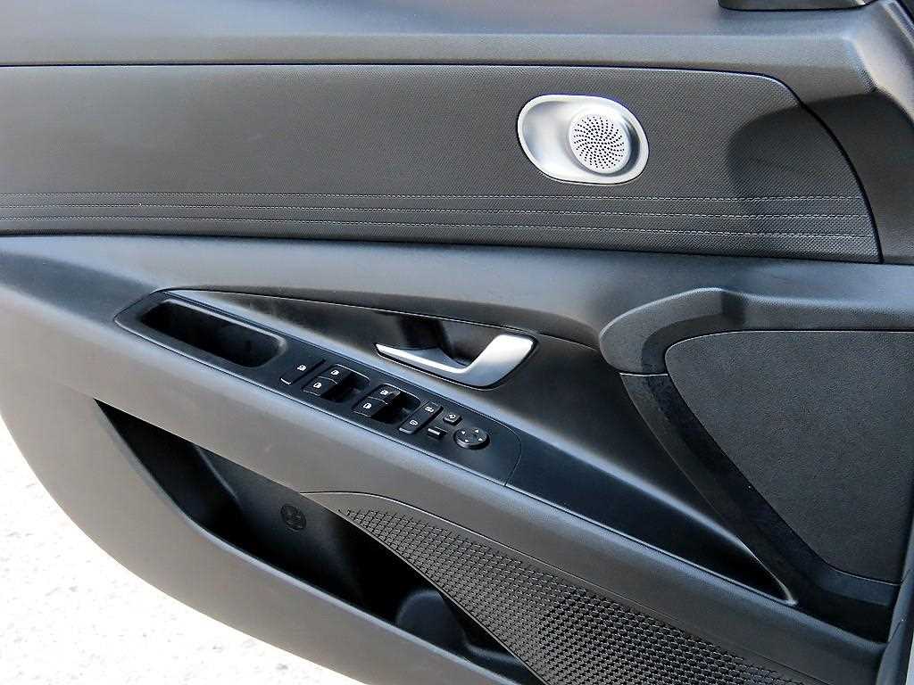 HYUNDAI Avante - Vista 11