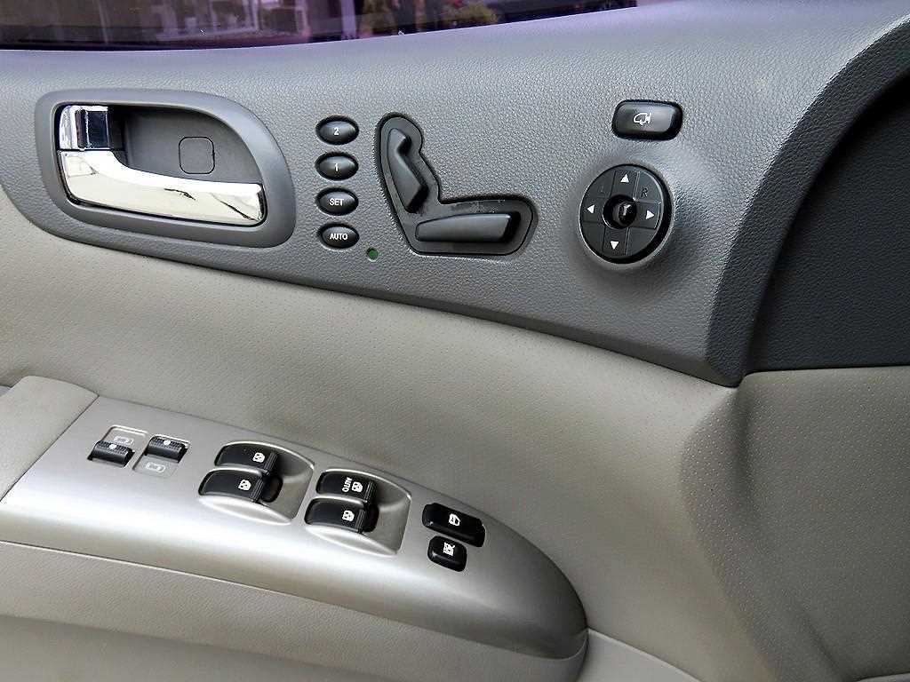 KIA Carnival - Vista 11