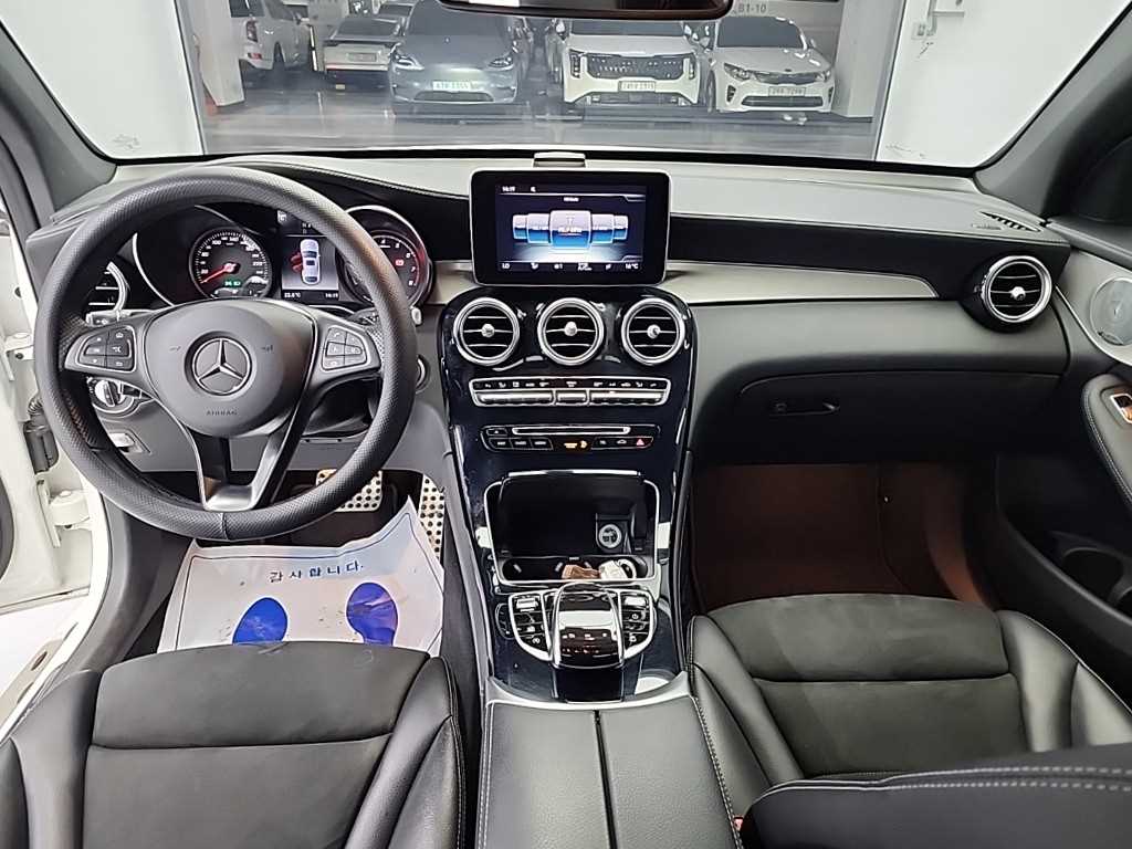 Mercedes Benz GLC Class - Vista 7