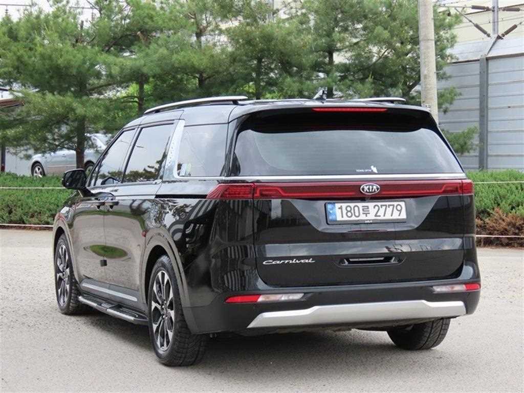 KIA Carnival - Vista 3