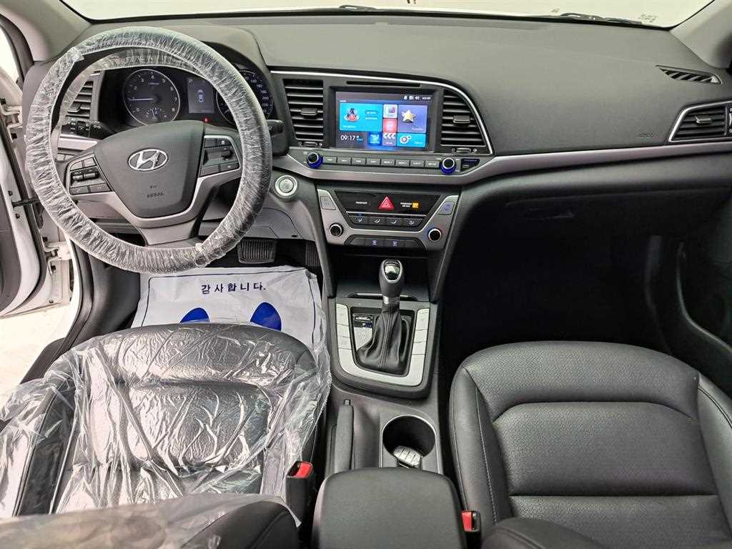 HYUNDAI Avante - Vista 6