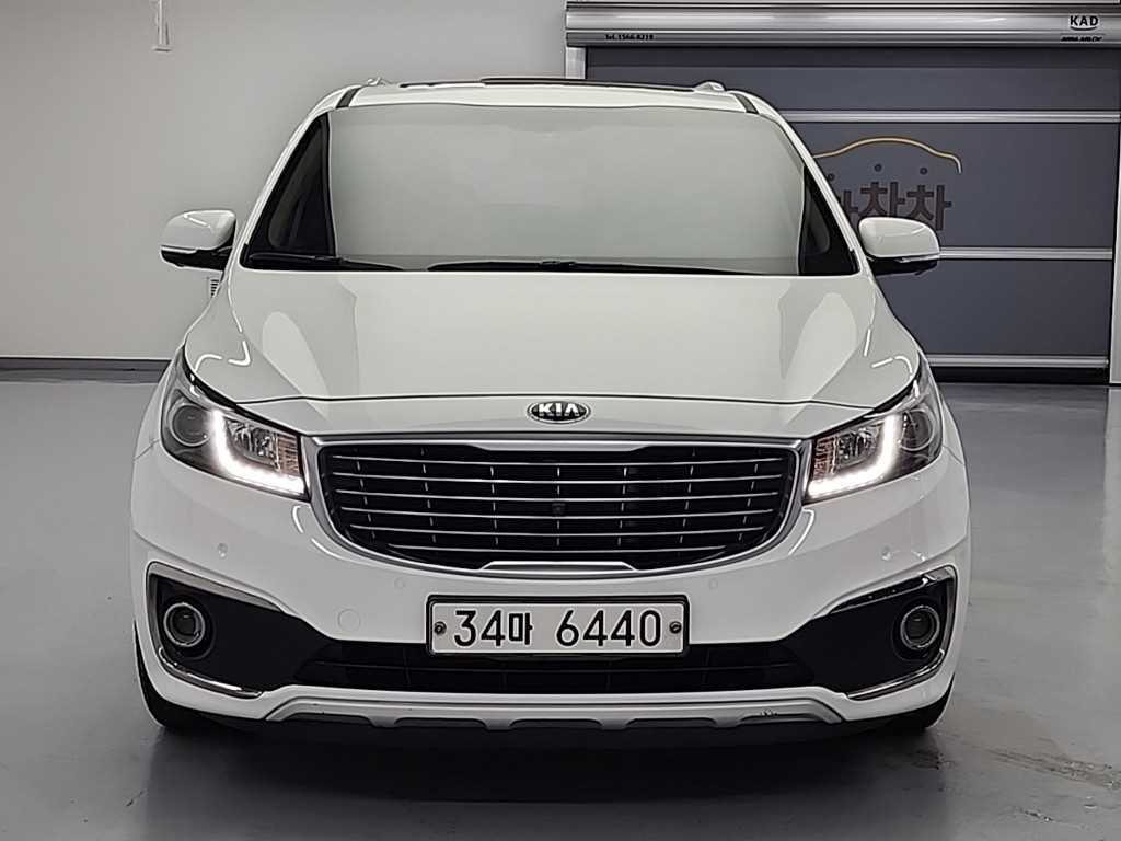 KIA Carnival - Vista 2