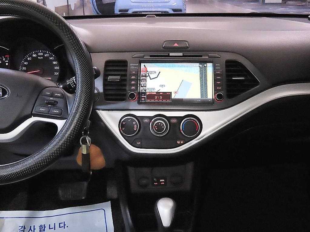 KIA Morning - Vista 11