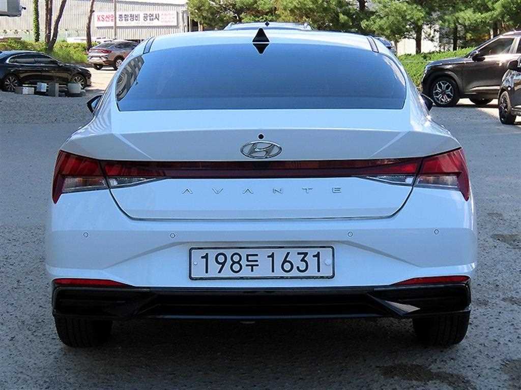 HYUNDAI Avante - Vista 4