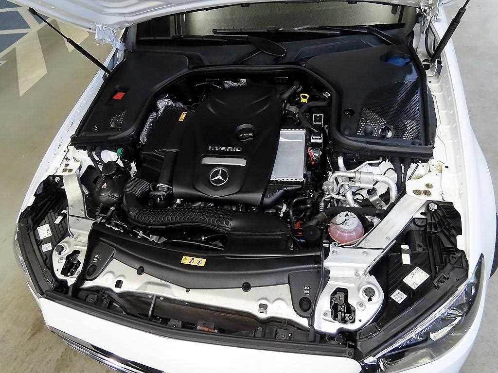 Mercedes Benz E class - Vista 9