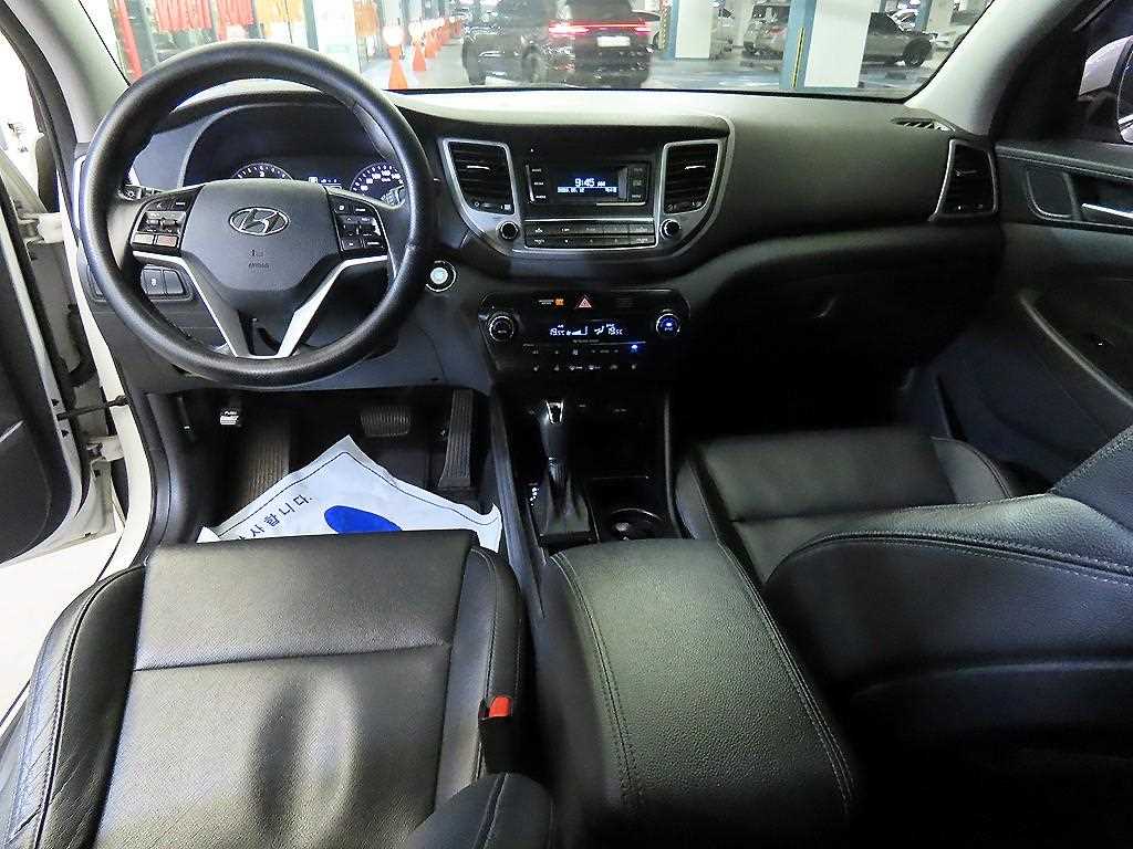 HYUNDAI Tucson - Vista 10