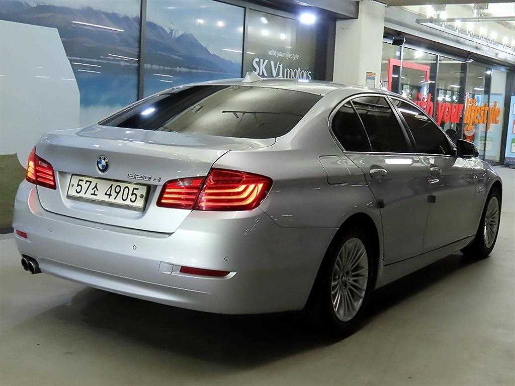 BMW 5 Series - Vista 4
