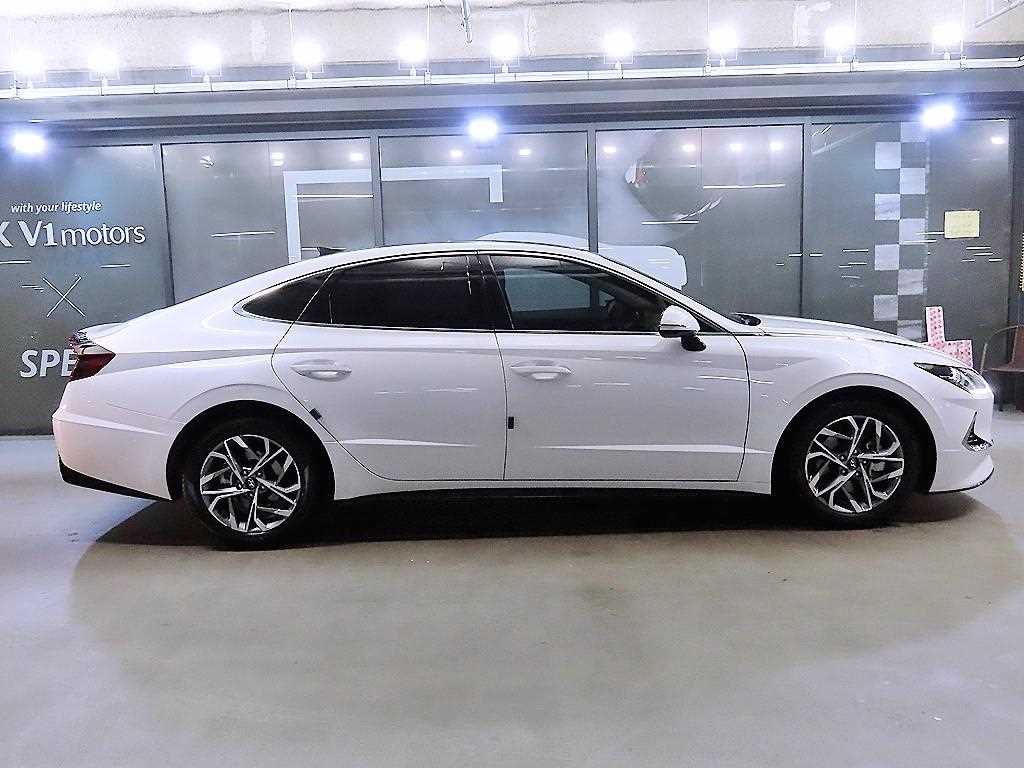 HYUNDAI Sonata - Vista 3