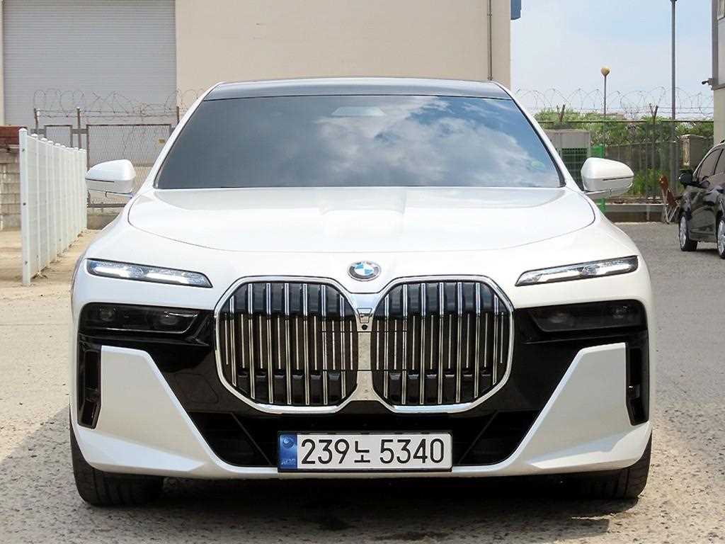 BMW 7 Series 2023 Blanco - Importación desde Corea - HF Imports Iquique - Foto 1