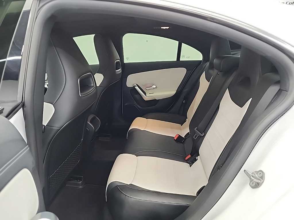 Mercedes Benz CLA Class - Vista 12