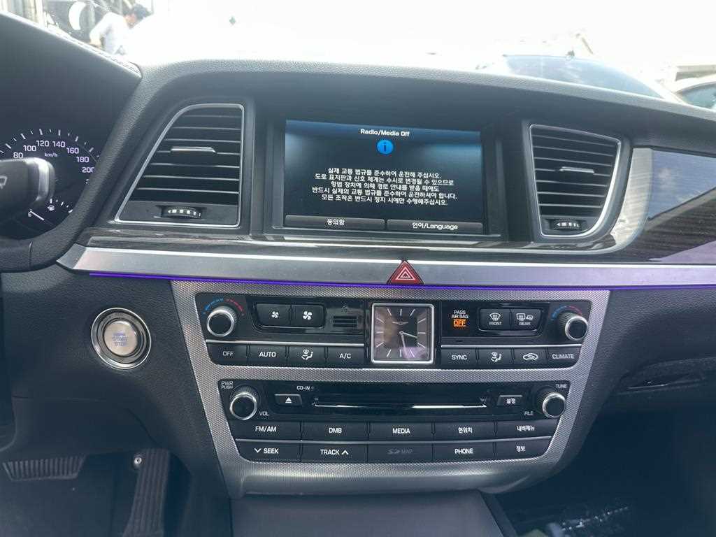 Genesis G80 - Vista 10