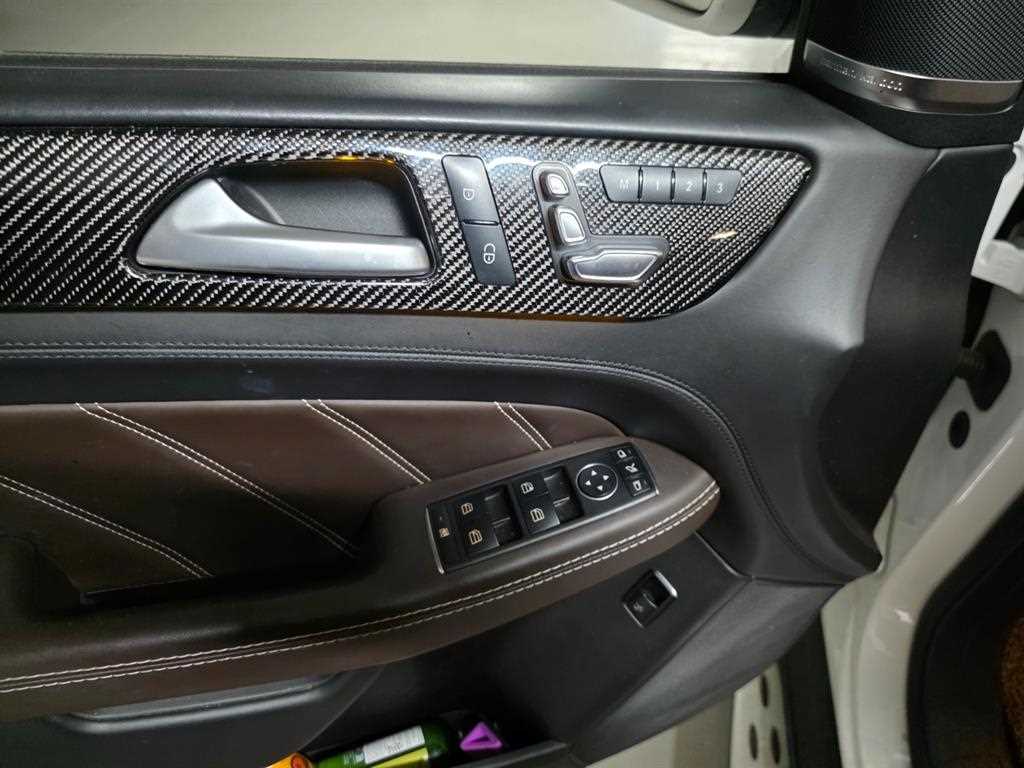 Mercedes Benz GLE Class - Vista 8