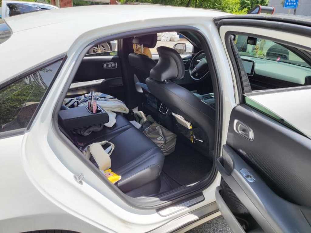 HYUNDAI Ioniq 6 - Vista 12