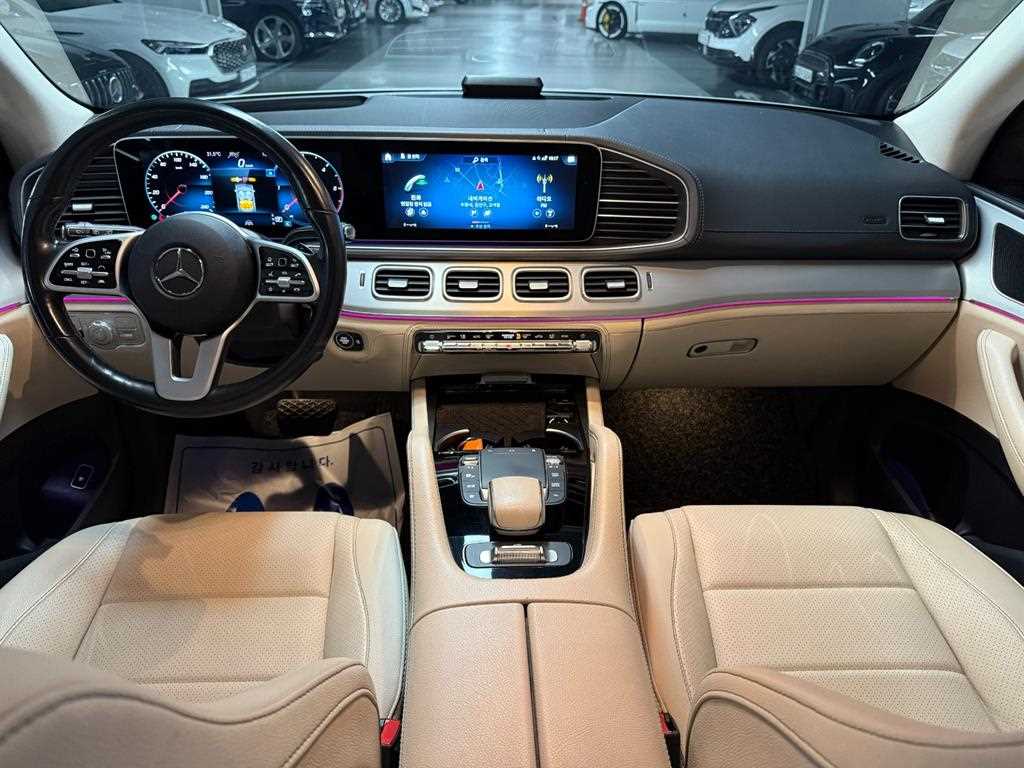 Mercedes Benz GLE Class - Vista 8