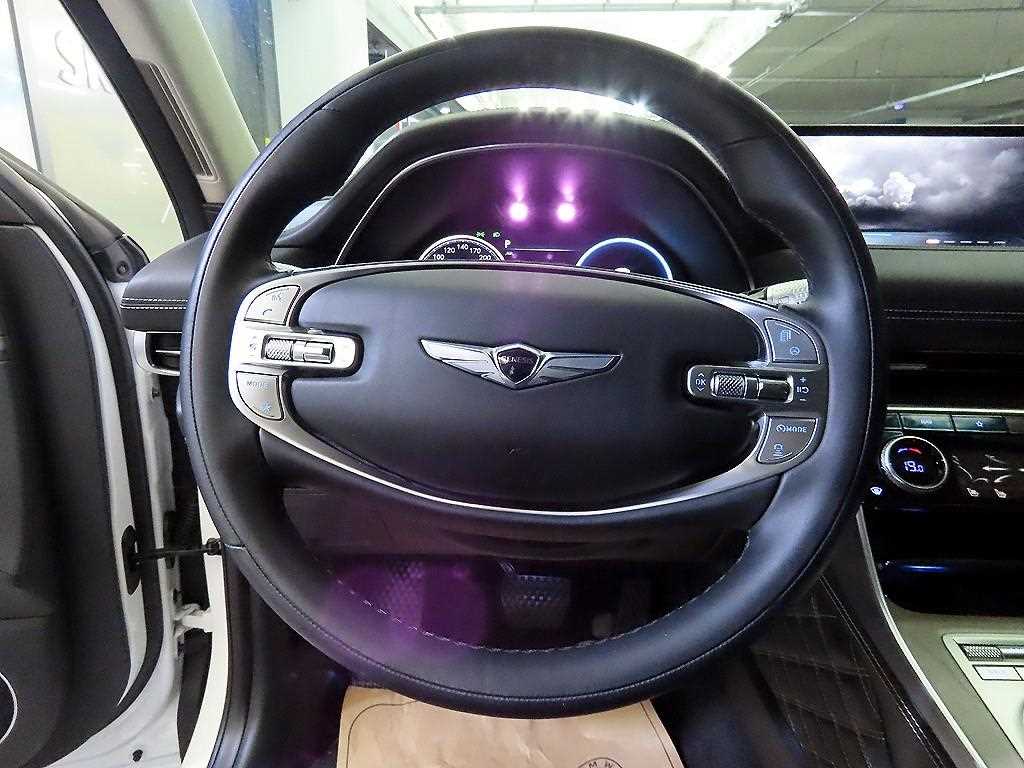 Genesis GV80 - Vista 8