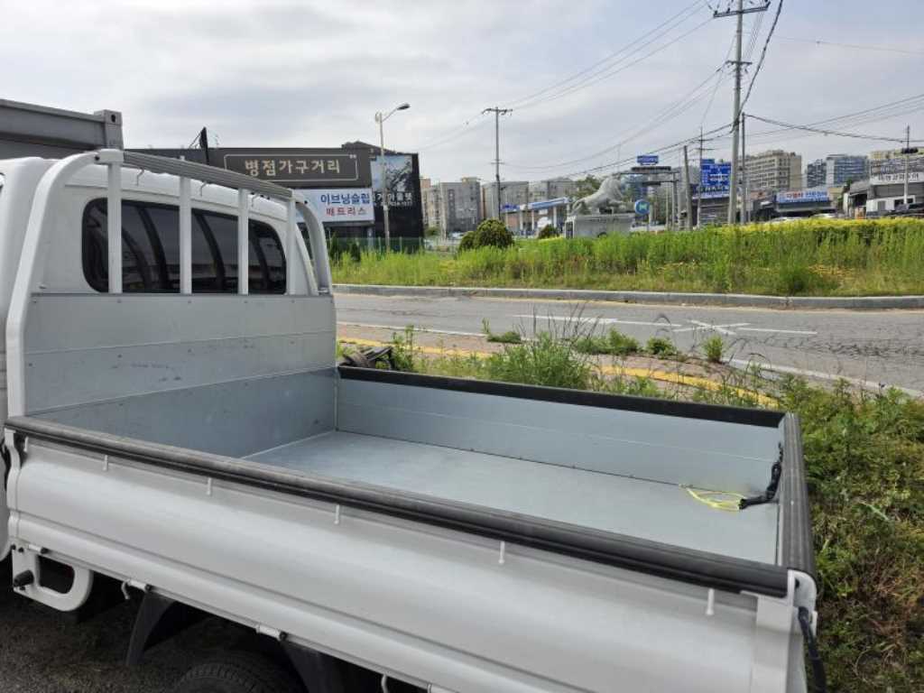 Small Truck Cargo (small) - Vista 4