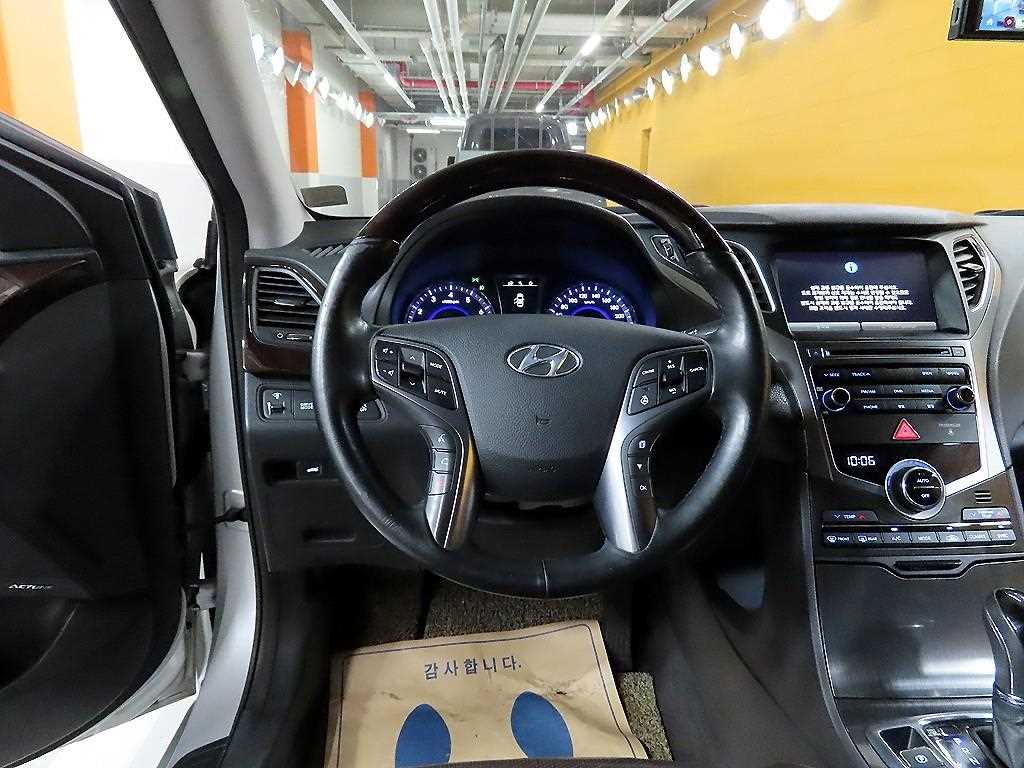 HYUNDAI Grandeur - Vista 6