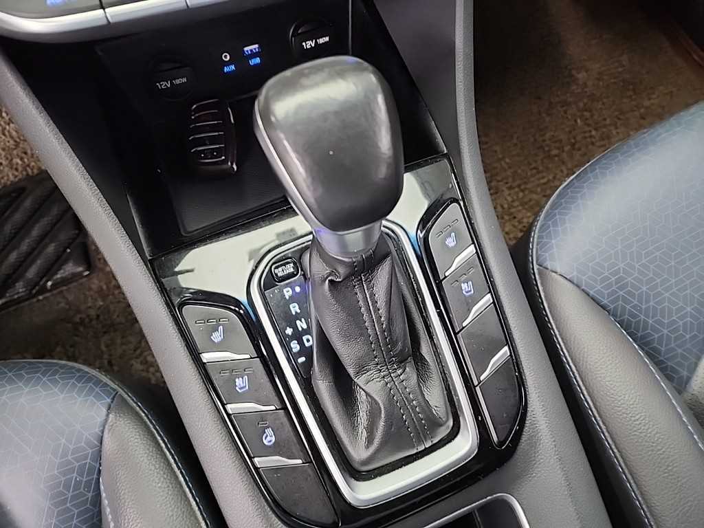 HYUNDAI Ioniq - Vista 8