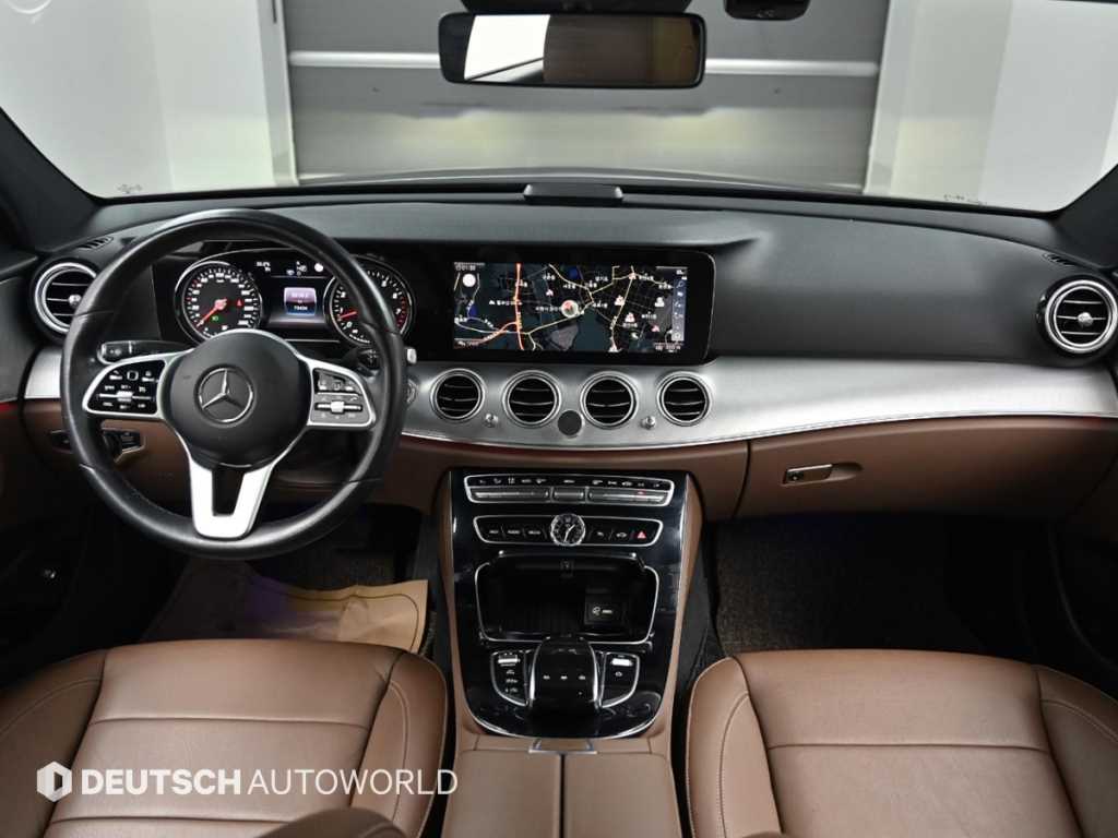 Mercedes Benz E class - Vista 7