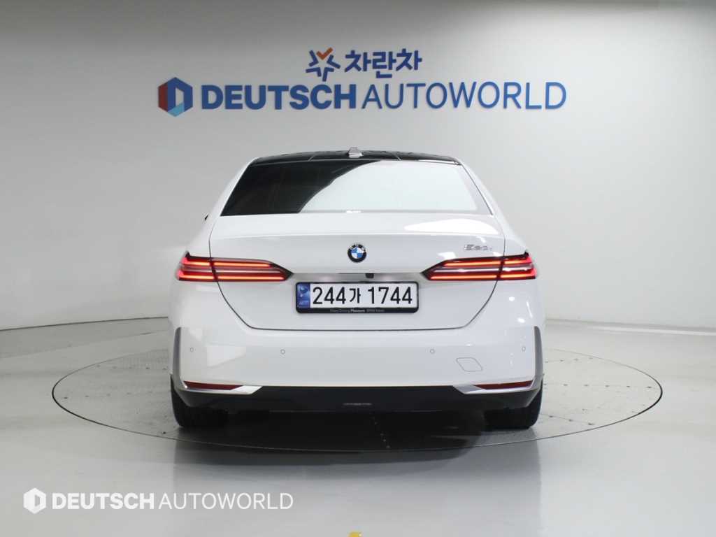BMW 5 Series - Vista 4