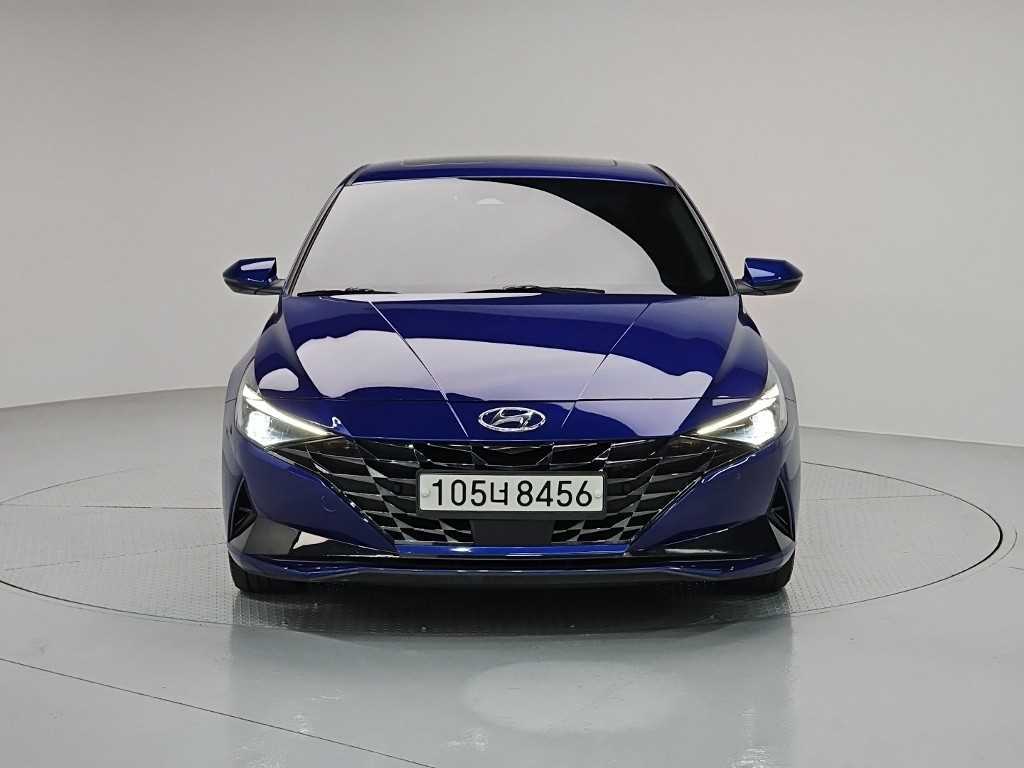 HYUNDAI Avante - Vista 2