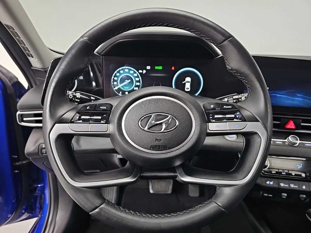 HYUNDAI Avante - Vista 9