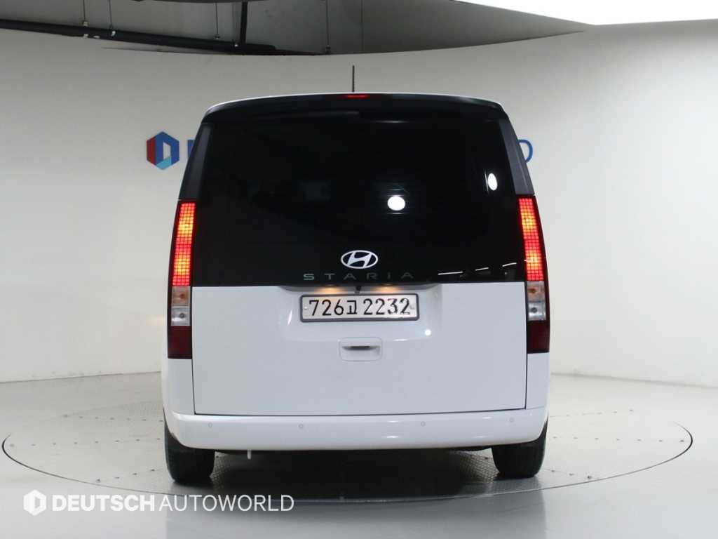 HYUNDAI Staria - Vista 4