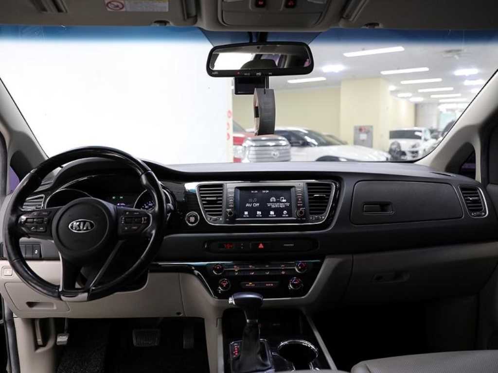 KIA Carnival 2019 Negro - Importación desde Corea - HF Imports Iquique - Foto 17