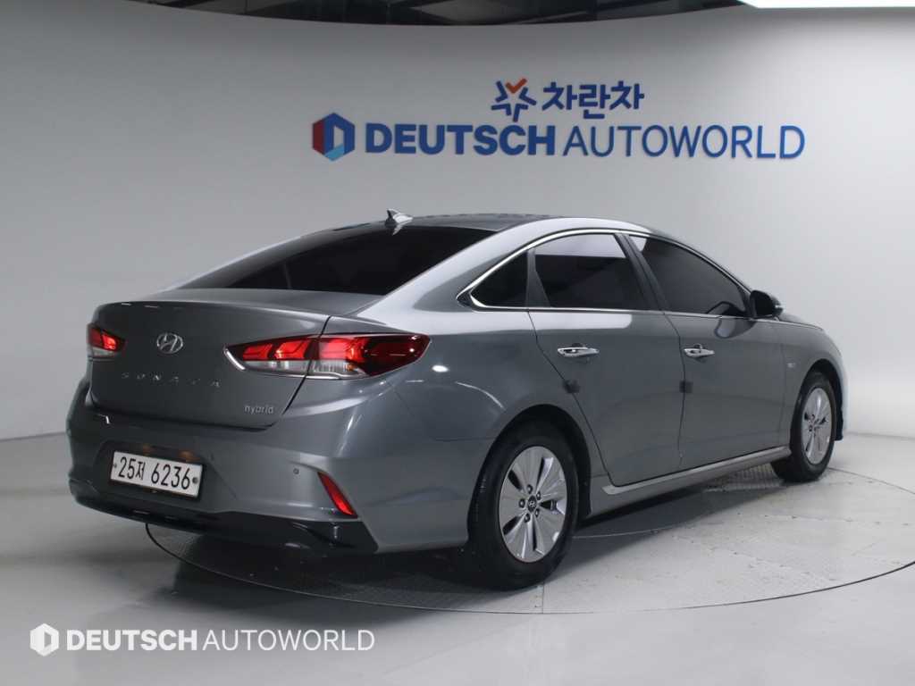 HYUNDAI Sonata - Vista 2
