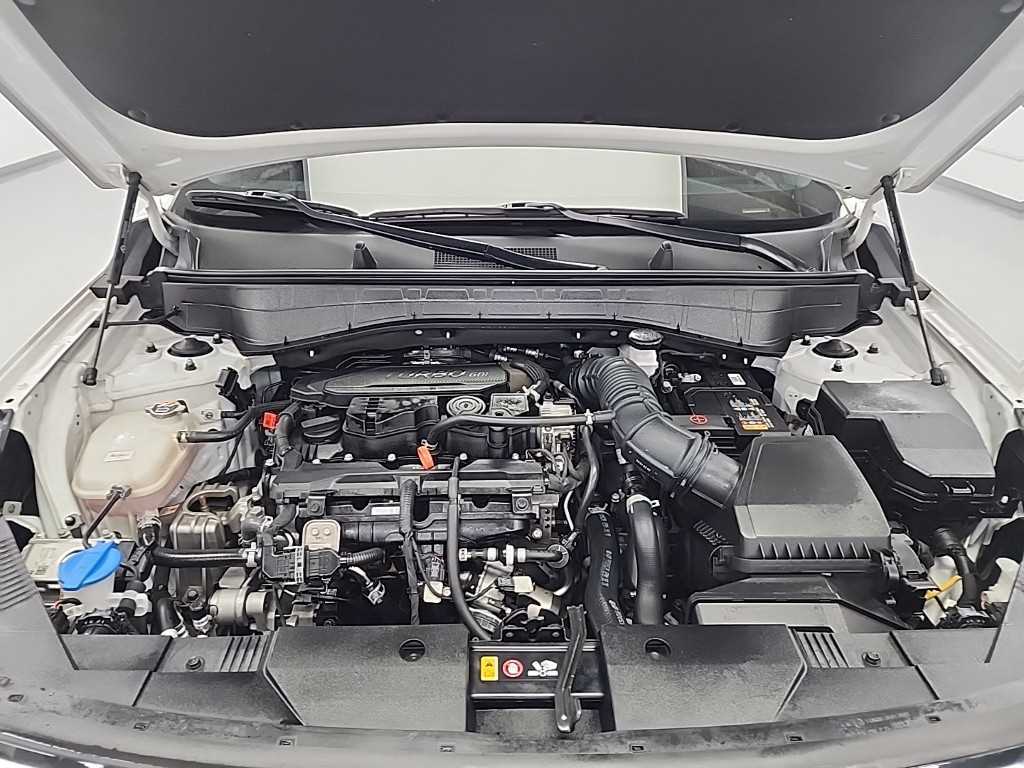 HYUNDAI Kona - Vista 5