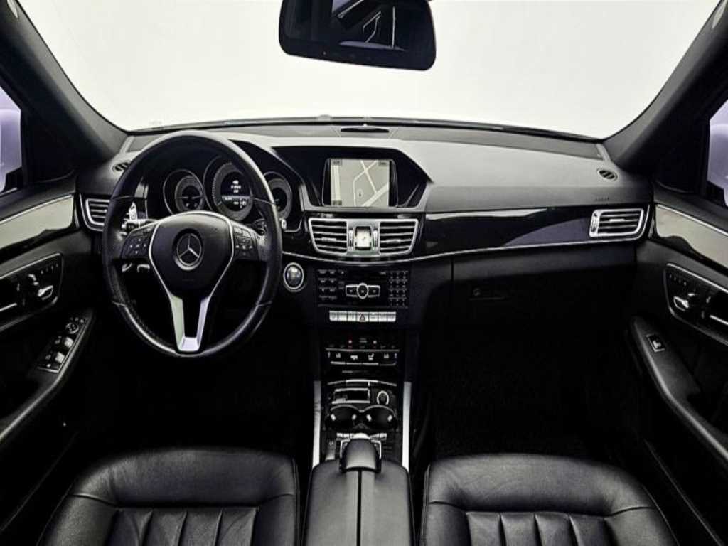 Mercedes Benz E class - Vista 7
