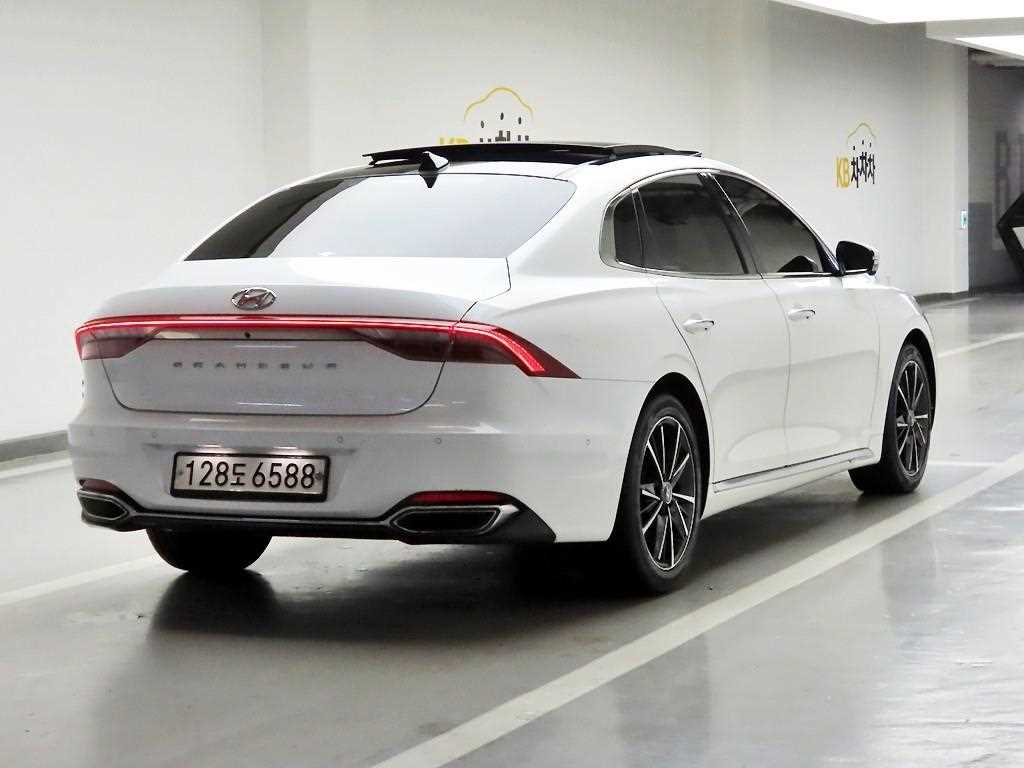 HYUNDAI Grandeur - Vista 4