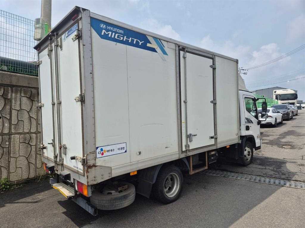medium and large cargo truck - Vista 2