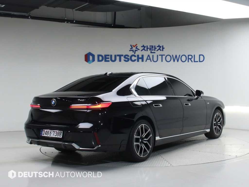 BMW 7 Series - Vista 2