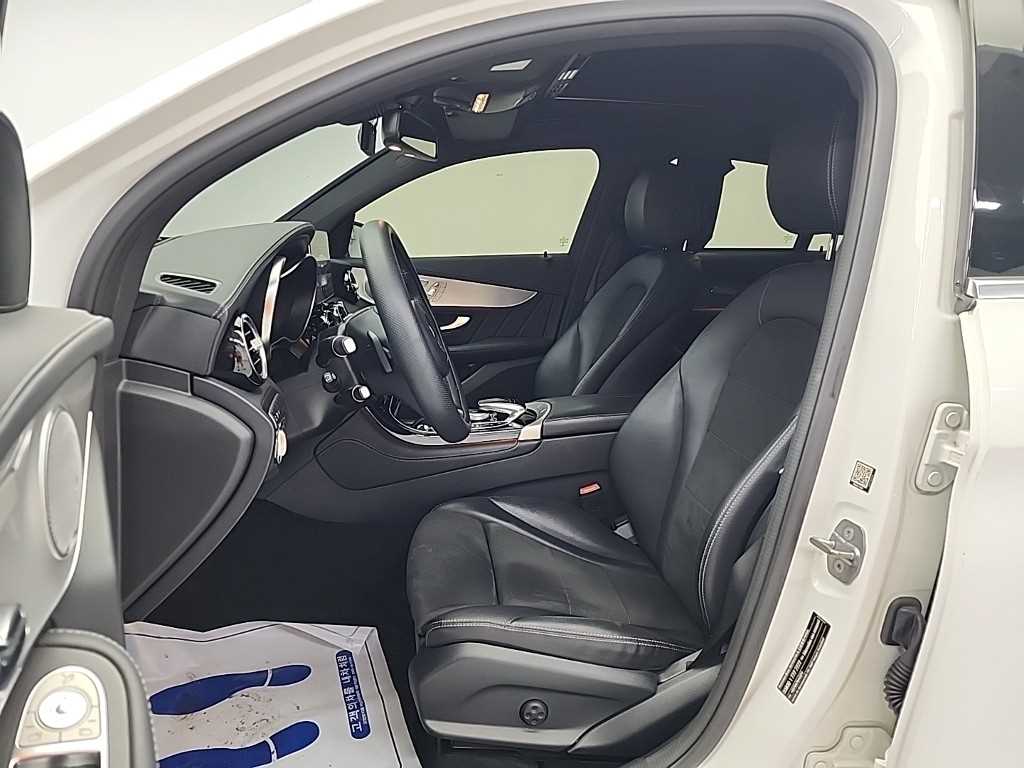 Mercedes Benz GLC Class - Vista 11