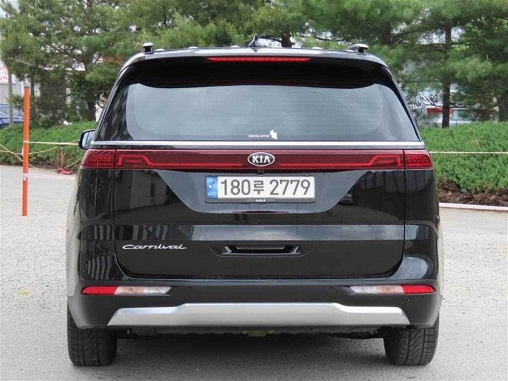 KIA Carnival - Vista 4