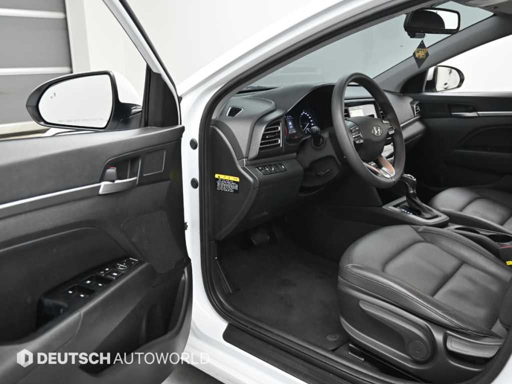 HYUNDAI Avante - Vista 11