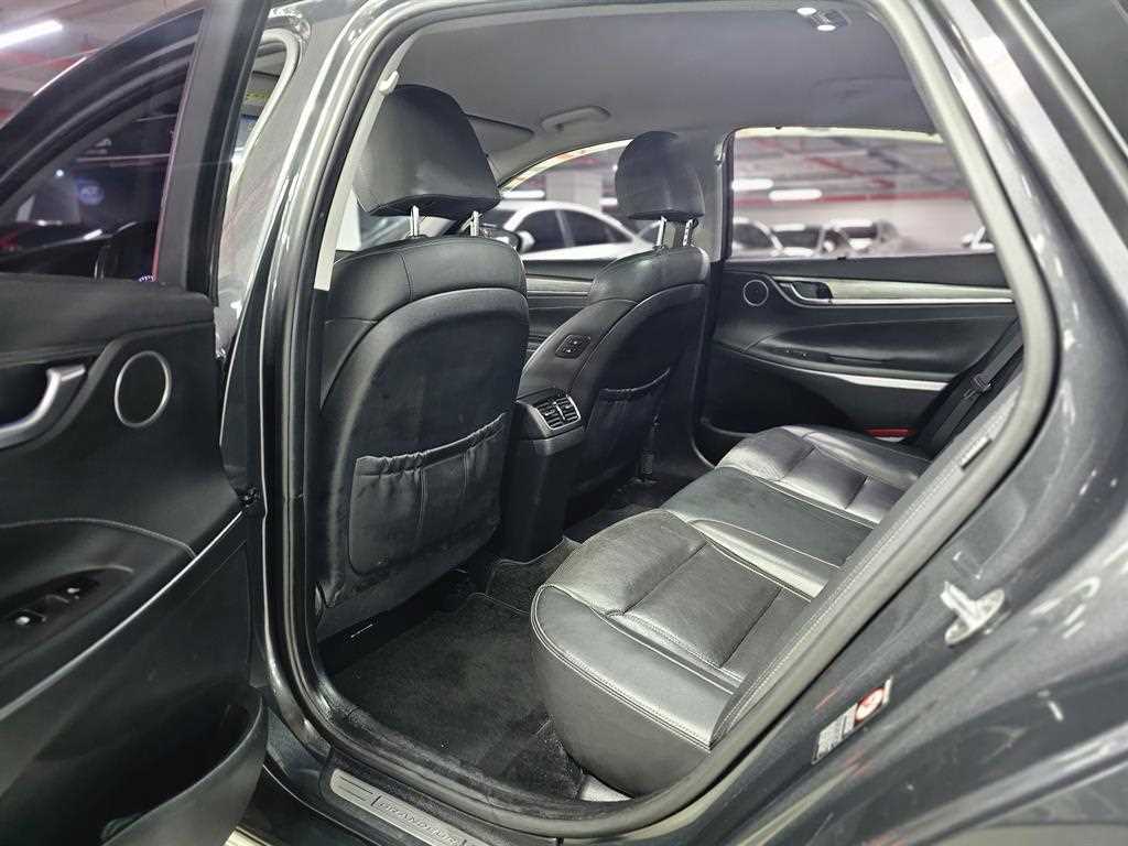HYUNDAI Grandeur - Vista 7