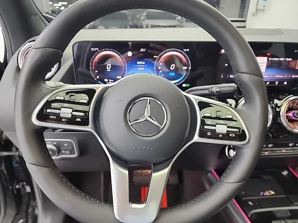 Mercedes Benz EQA - Vista 9