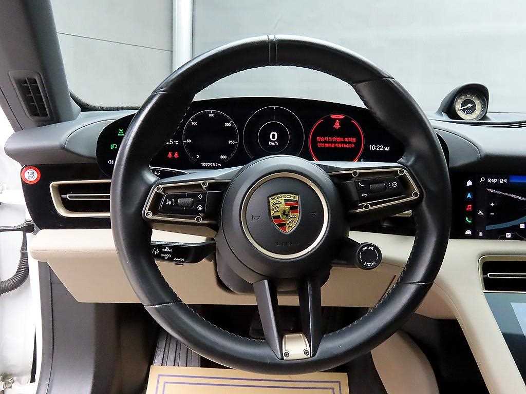 Porsche Taycan - Vista 9
